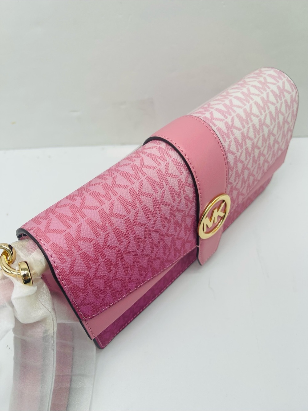 MICHAEL KORS Greenwich Md Ombré Signatur Logo Convertible Shoulder
Carnation
NWT - Picture 4 of 16